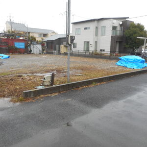 ①
